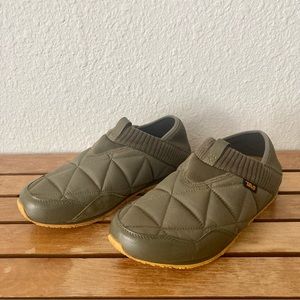 Green Teva ReEmbers